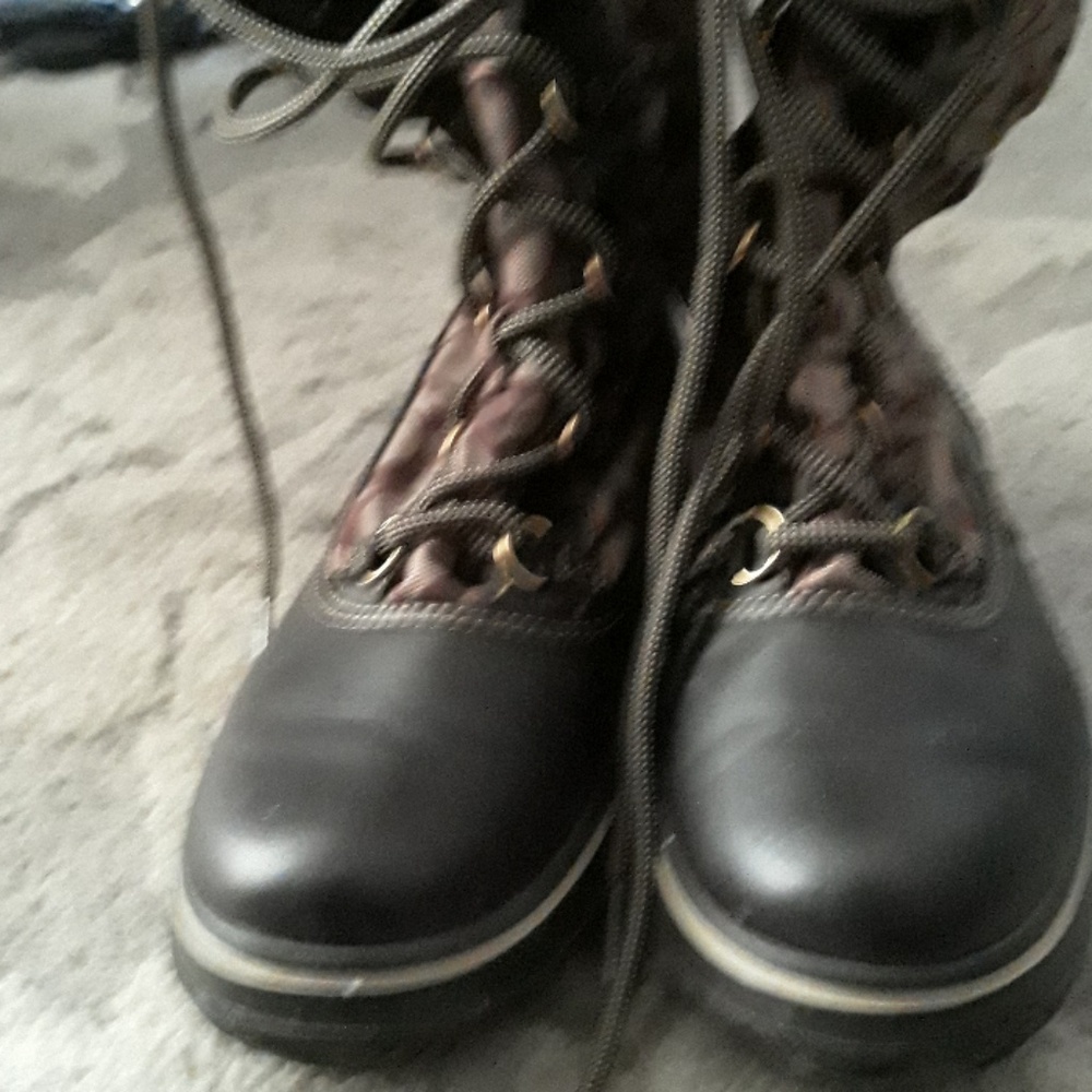 Size 8 coach boots never worn